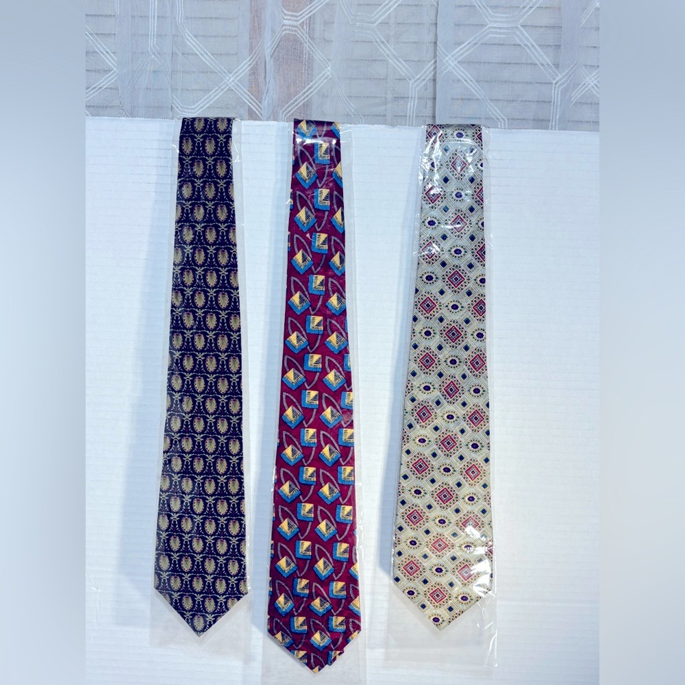 Francis 100% silk ties. Elegant Multicolor Men's Ties Set 56”L 3.5 W